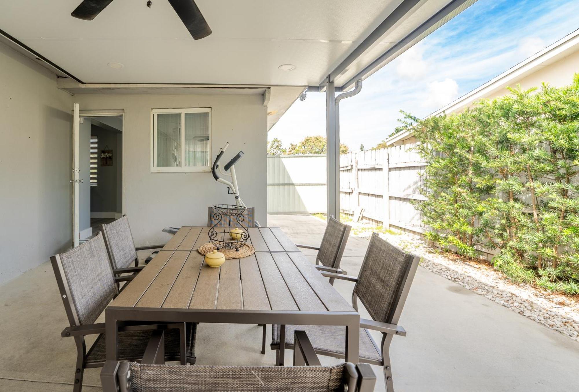 Home With A Pool Close To Beach And Fll Airport Pool Heated October- March Fort Lauderdale Exterior foto